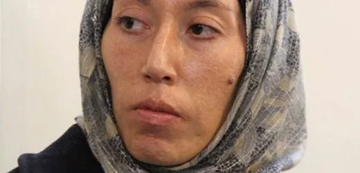 Iran: Eine frühere US-Geheimdienstmitarbeiterin preist das iranische Regime. Dann verschwindet sie