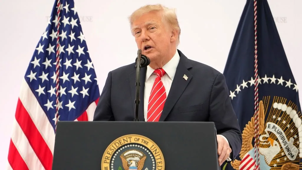 Trump descarta atacar Irán antes de las elecciones en EE.UU. y asegura que las conversaciones con Teherán son “productivas”