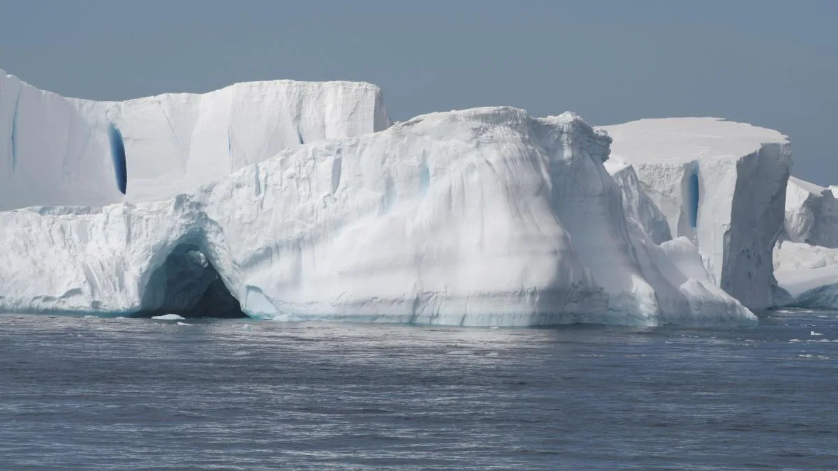 El deshielo de Groenlandia y Antártida provoca que el nivel del mar suba más de 3 cm en 50 años