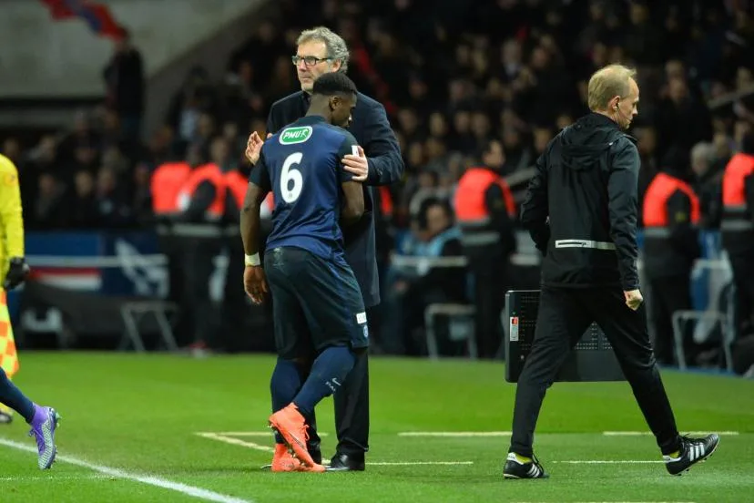« Je n'en pensais pas un mot » : les excuses scénarisées de Serge Aurier à Laurent Blanc, dix ans après ses insultes sur Periscope