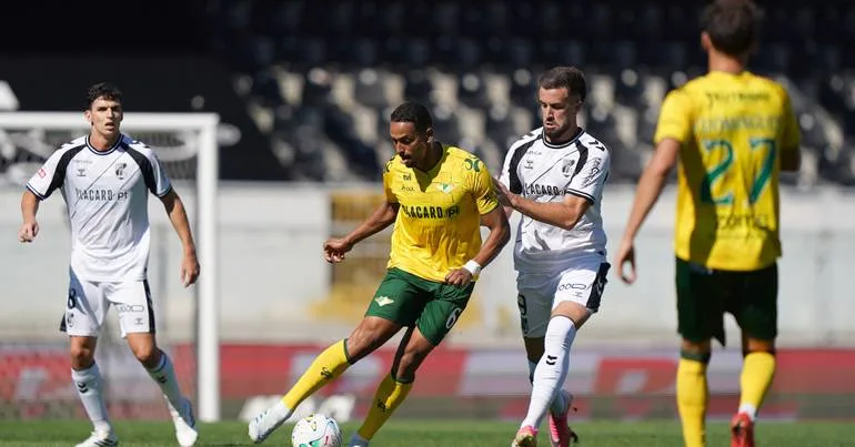 Vitória de Guimarães empata com Moreirense