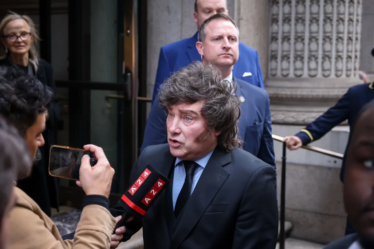 Milei nega saída de ministro da Economia em meio à escalada de pobreza entre argentinos