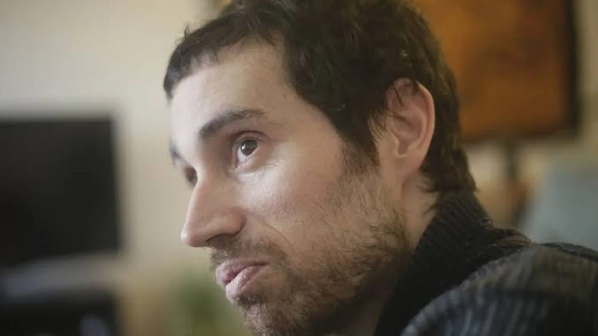 El drama del actor Bruno Bergonzini, con esclerosis múltiple, y su madre de 82 años buscando un hogar: "Estamos desesperados"