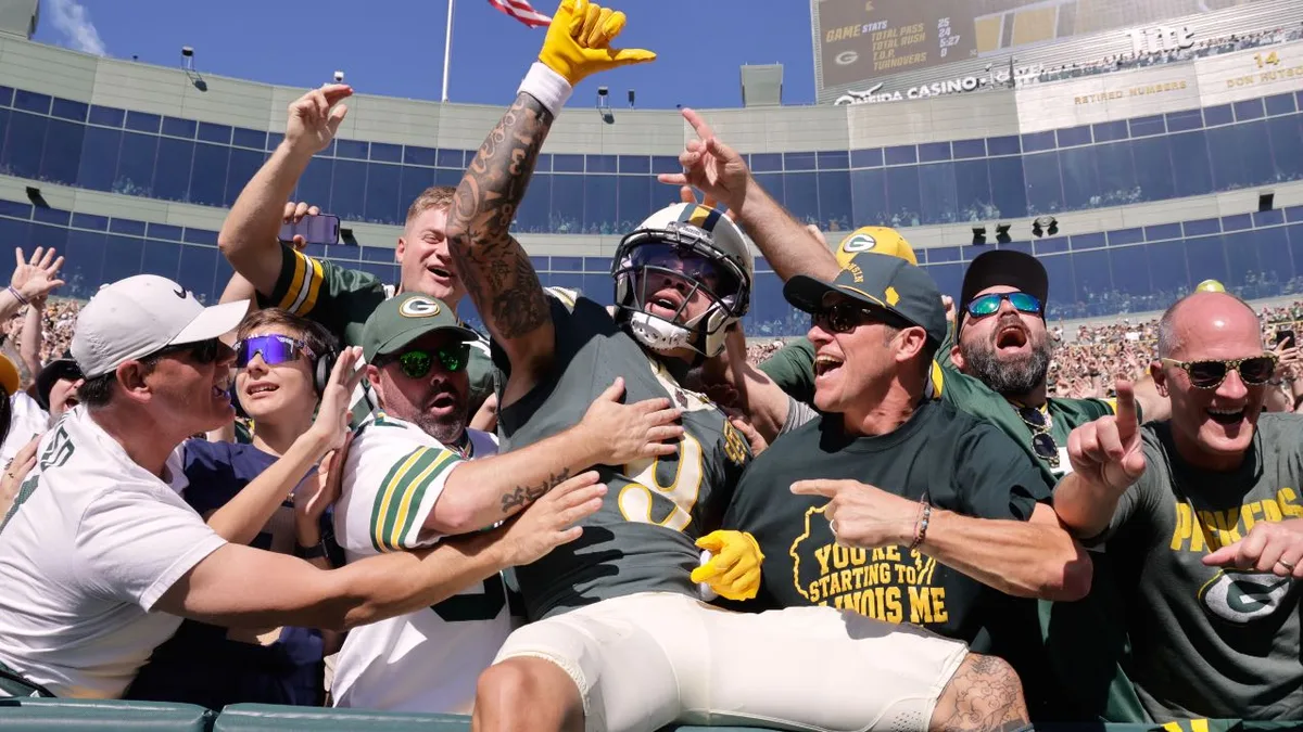 NFL Week 5 roundup: Packers blow out injured Bears