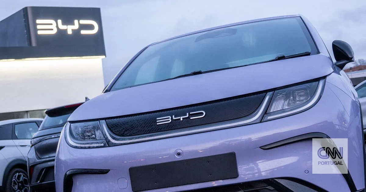 Vendas de carros elétricos disparam 62,7% na UE em agosto. BYD ultrapassa Tesla