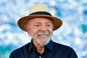 Campanha de Lula cria jingle contra Flávio Bolsonaro para espalhar nas redes