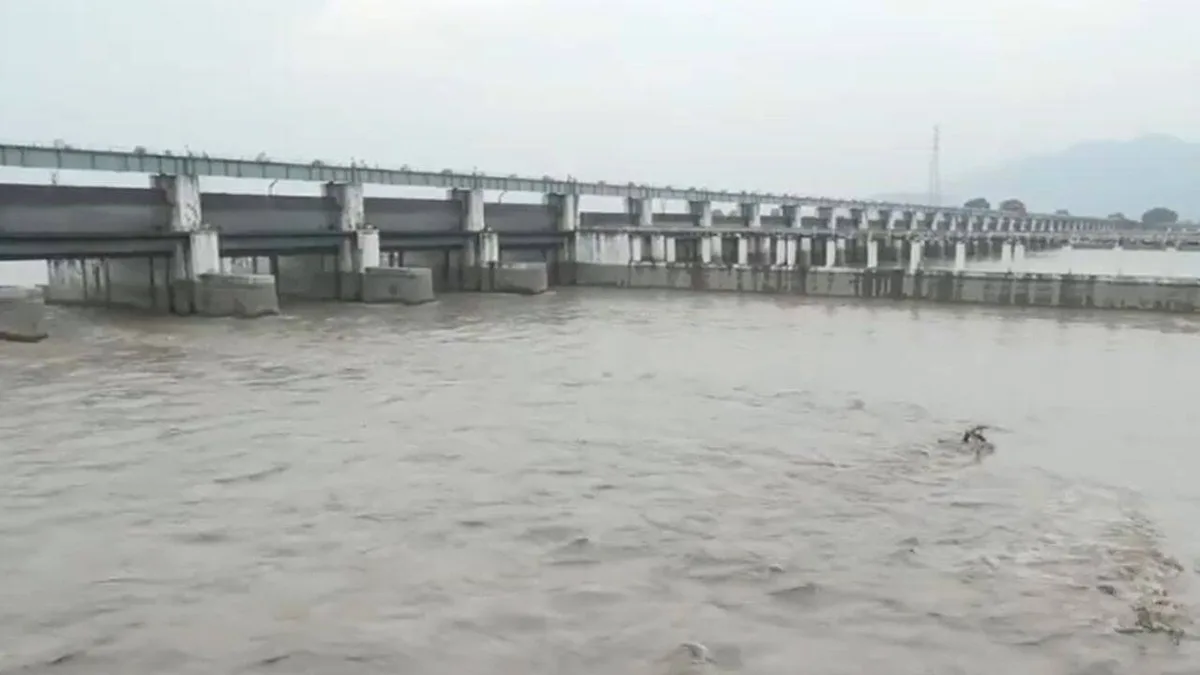 Flood fears in Bihar as several rivers cross danger marks amid Nepal rains