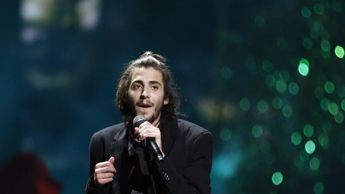 Salvador Sobral regressa ao Spotify. “Golias demasiado forte para enfrentar sozinho”
