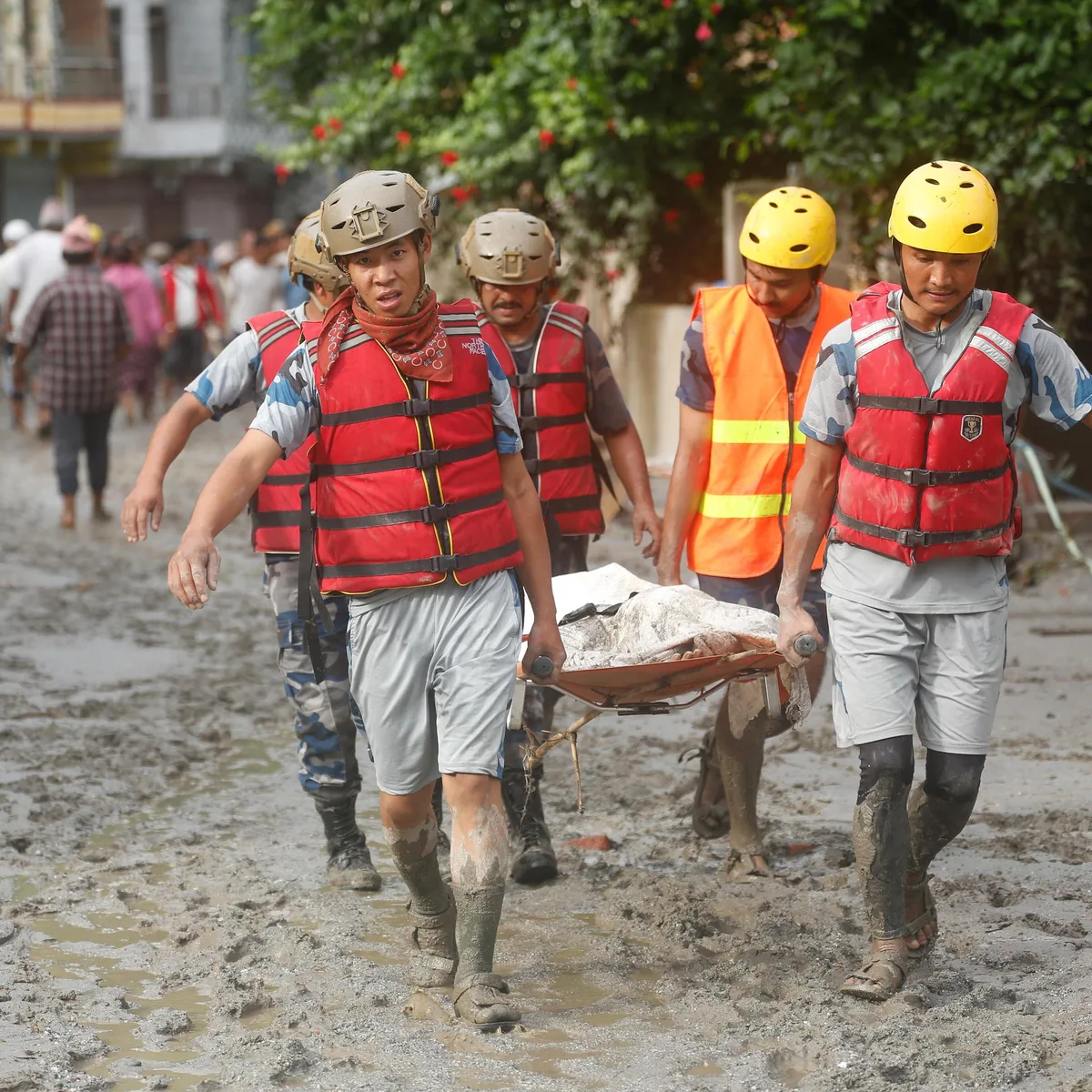 Nach Sturzflut - Zahl der Toten in Nepal steigt auf über 1.100