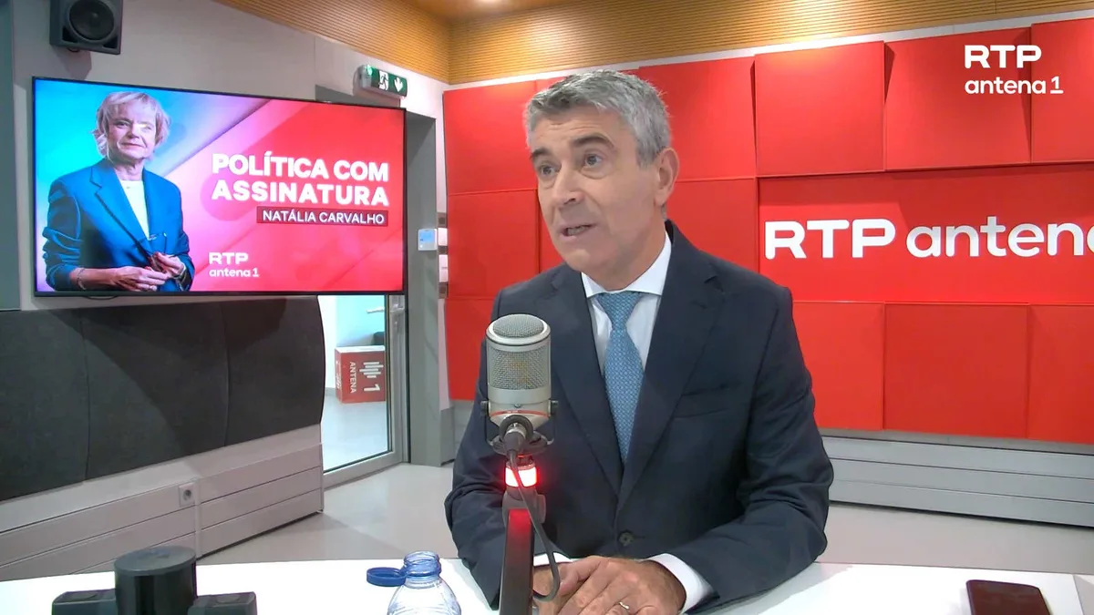 José Luís Carneiro avisa Governo sobre OE: "Não tome esta disponibilidade do PS como adquirida"
