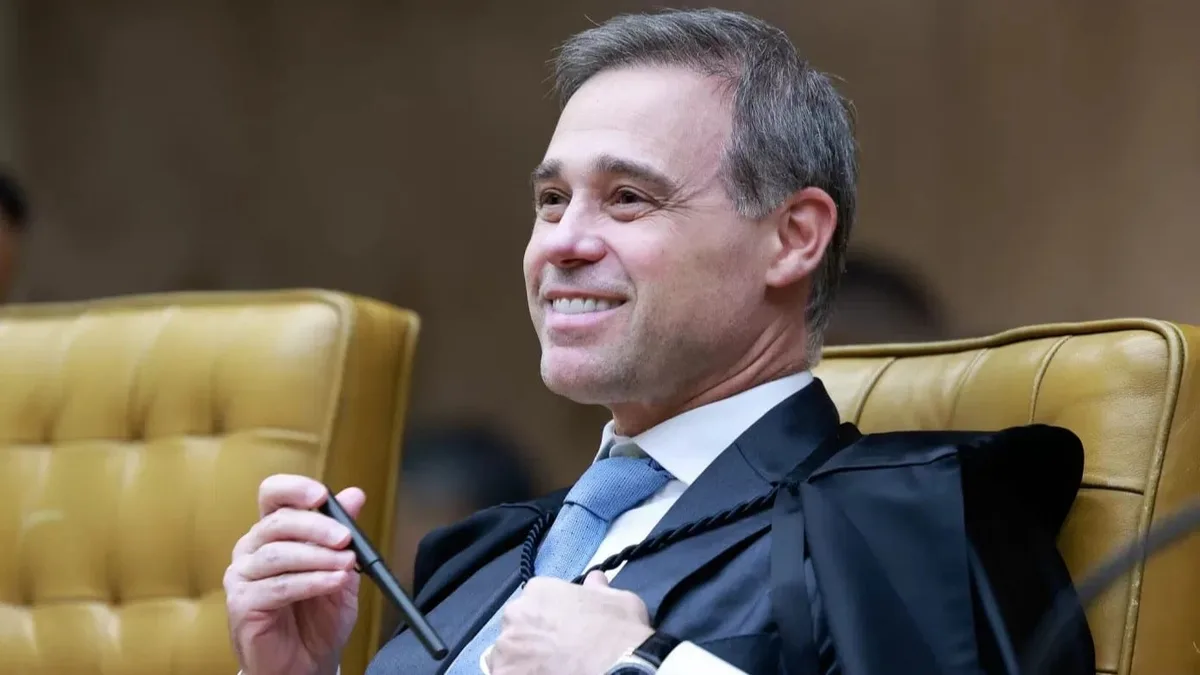 Com salário de quase R$ 60 mil, André Mendonça reclama: “condição média” de vida
