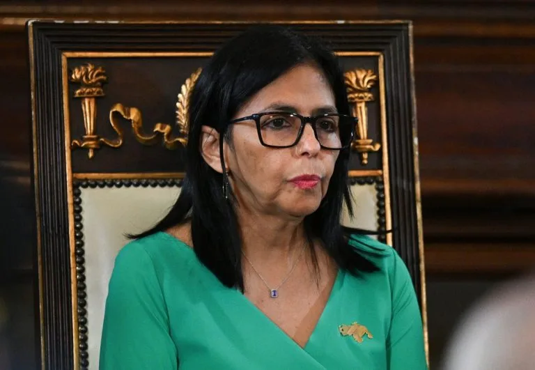 Estados Unidos e Venezuela celebram acordo-pilhagem