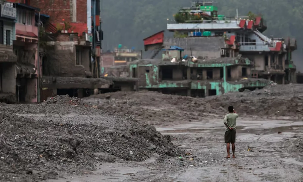 Nepal suspende la búsqueda de desaparecidos por el mal tiempo y pide ayuda técnica internacional