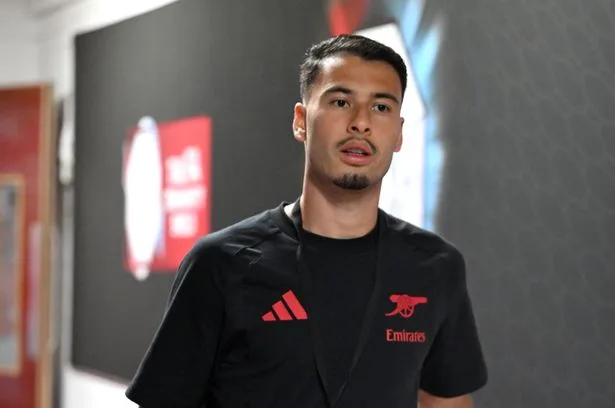 Gabriel Martinelli has Arsenal stars on his side after being pushed out by Mikel Arteta