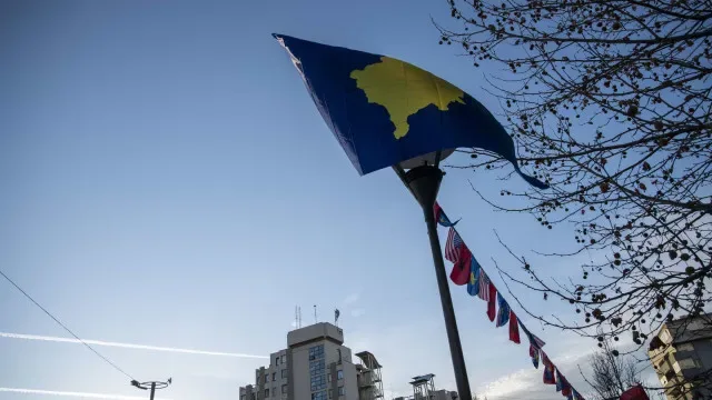 Restos mortais de 23 pessoas exumados de três valas comuns no Kosovo