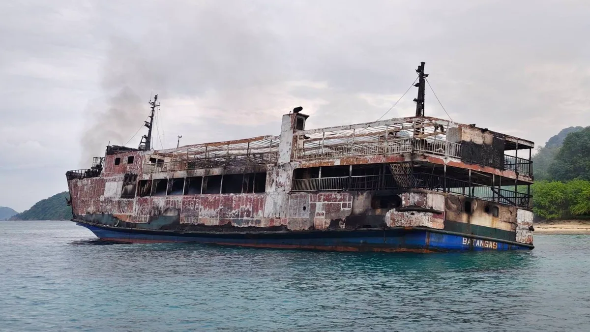 Al menos cinco muertos y 86 desaparecidos en Filipinas tras el incendio de un barco de pasajeros