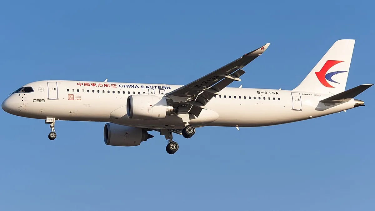 China: avião C919 faz primeiro voo internacional e mira Boeing e Airbus