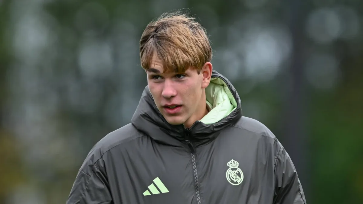 Quem é o jovem goleiro ucraniano que fugiu da guerra e foi chamado por Mourinho no Real Madrid