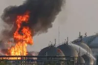 Houthis atacam sede da Saudi Aramco e ameaçam aeroporto de Riad