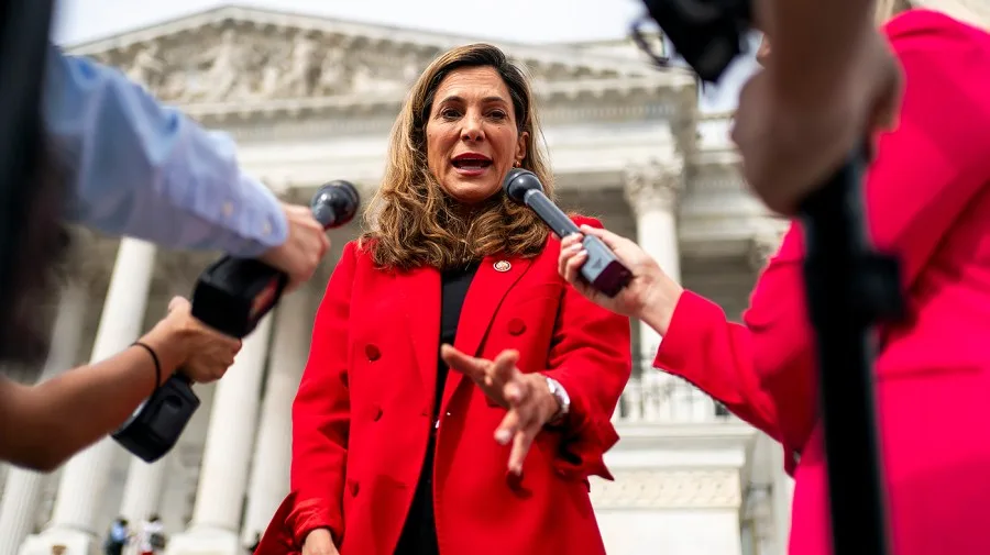 Florida Republican breaks with Trump on immigration in campaign ad: Latino voters 'feel betrayed'