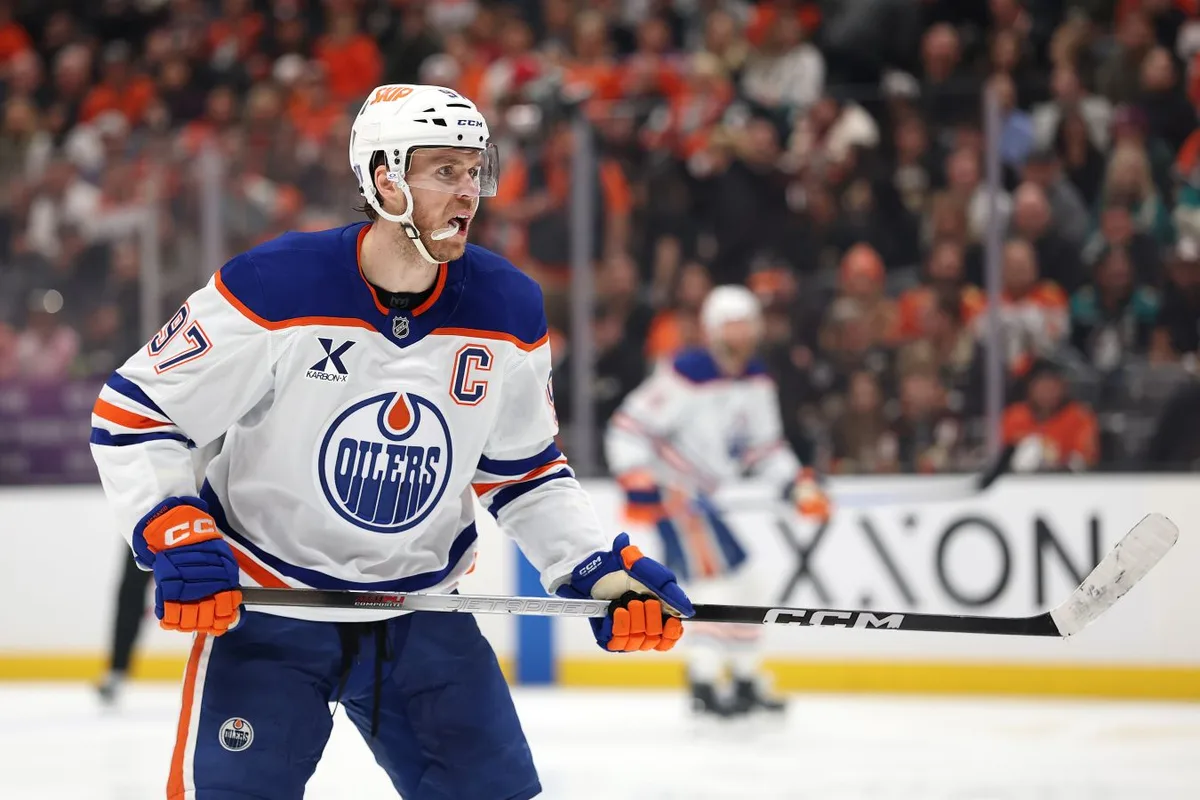 Коннор Макдэвид стал первым хоккеистом, получившим 99 баллов в EA Sports NHL
