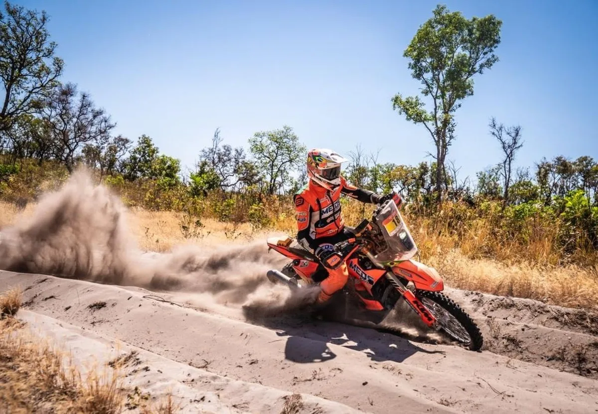 Rally Sertões 2026: Bruno Crivilin lidera nas motos, e Lucas Moraes domina nos carros