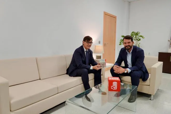 Illa aborda con Cotrina la financiación autonómica y reclama a la Junta de Extremadura negociar con el Gobierno