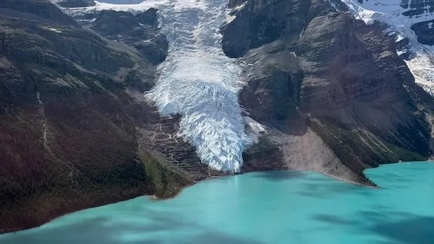 Berg Glacier on B.C.'s Mount Robson no longer reaches lake