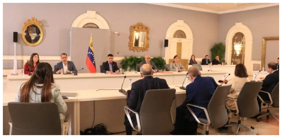 Segunda ronda de diálogo entre el gobierno y oposición se extenderá hasta el viernes