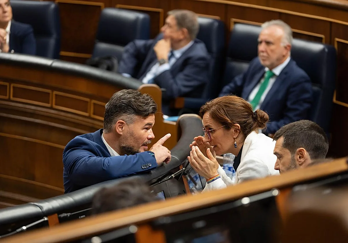 ERC define el pacto con Podemos como una absorción y Rufián insiste en que se sume el Frente Amplio bajo su liderazgo