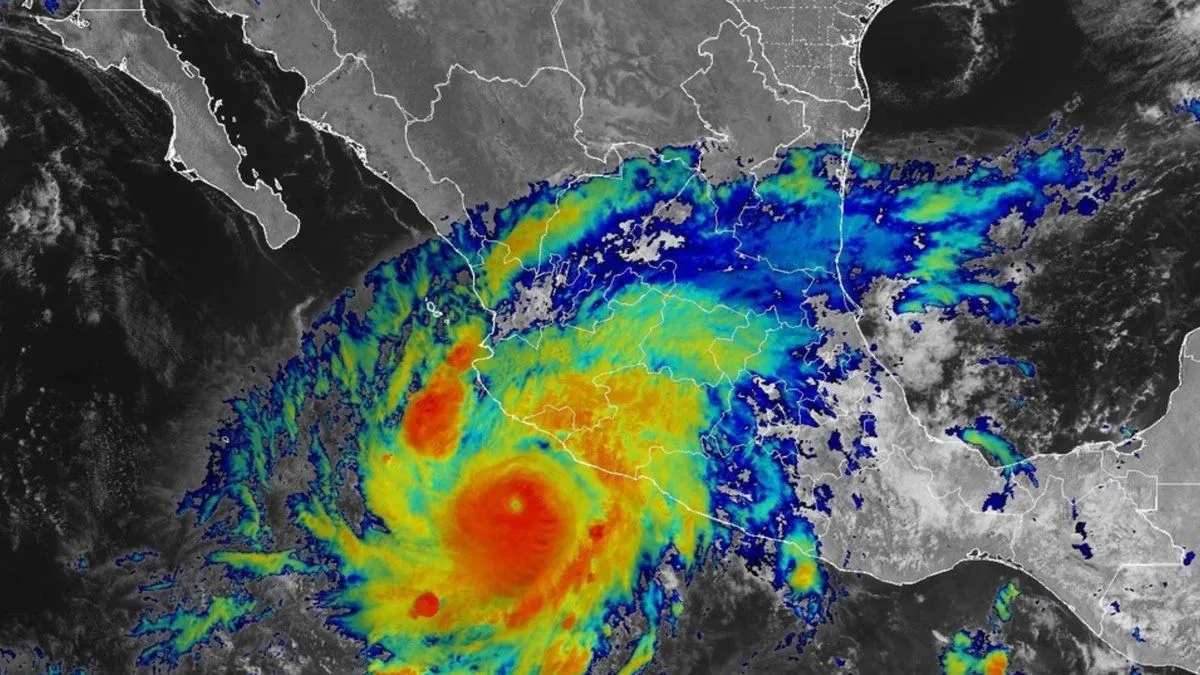 El ciclón Trudy amenaza a varias zonas de México mientras rige un alerta por el huracán Simón