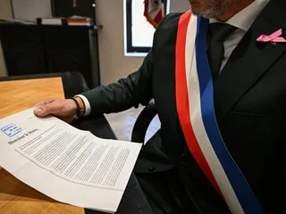 Présidentielle 2027. « C’est du sérieux » : l’hésitation des maires sollicités pour donner leur parrainage à un candidat