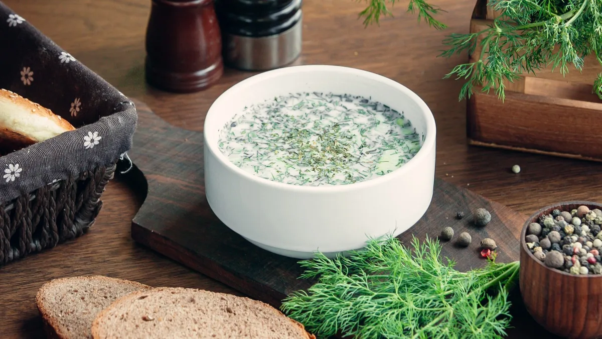 Receta de salsa de eneldo, un condimento perfecto para salmón y otros pescados