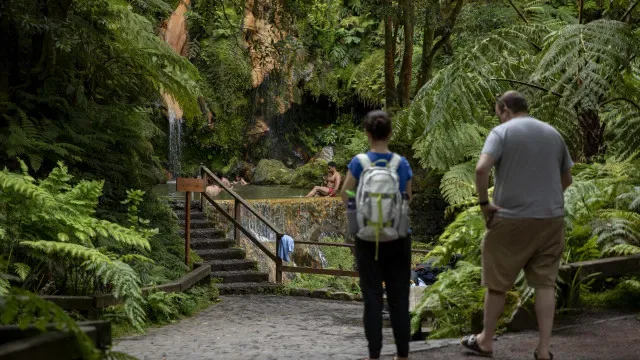 Número de dormidas turísticas baixa há 10 meses consecutivos nos Açores