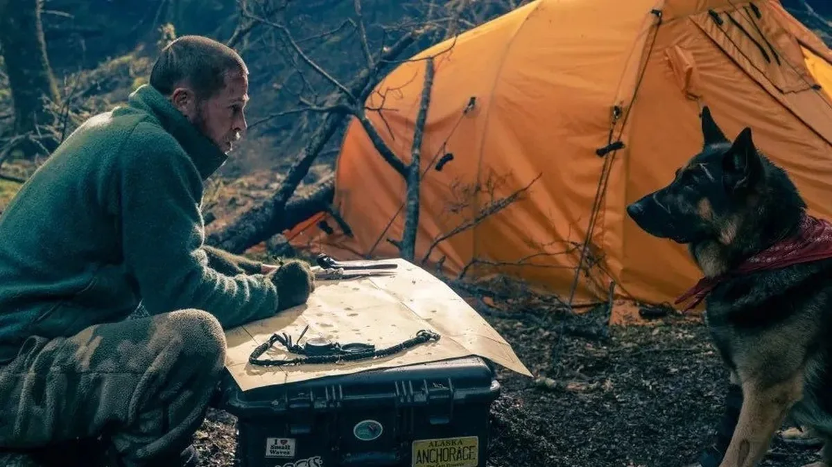"Heart Of The Beast" : Brad Pitt partage la vedette avec un chien dans une aventure de survie au cœur de l'Alaska