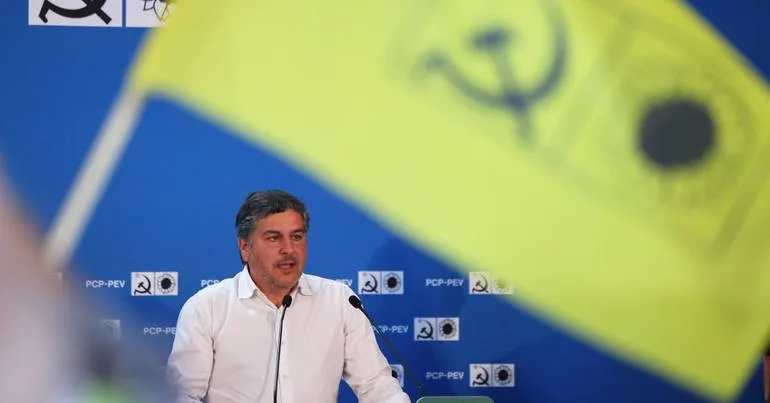 PCP acusa Governo de desmantelar Ministério da Educação