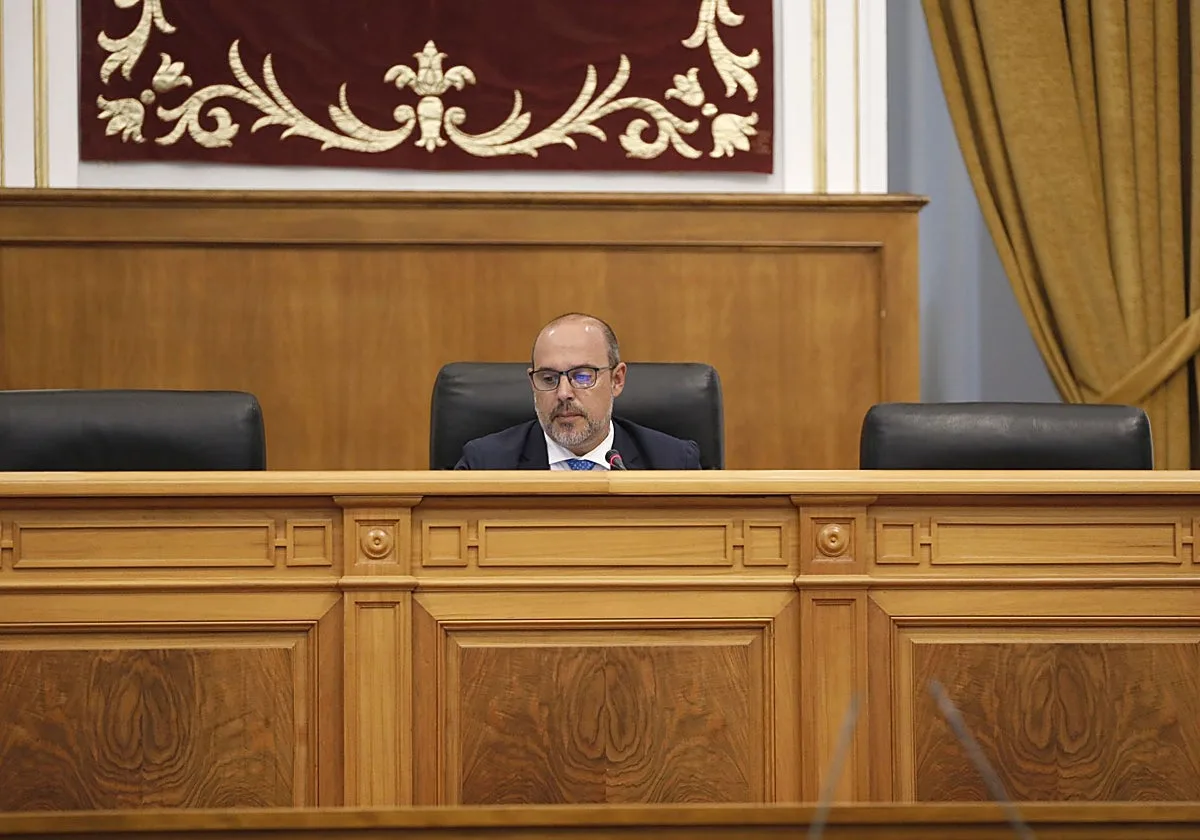 El PSOE acusa al PP de «montar el circo» en las Cortes tras la expulsión de Asenjo