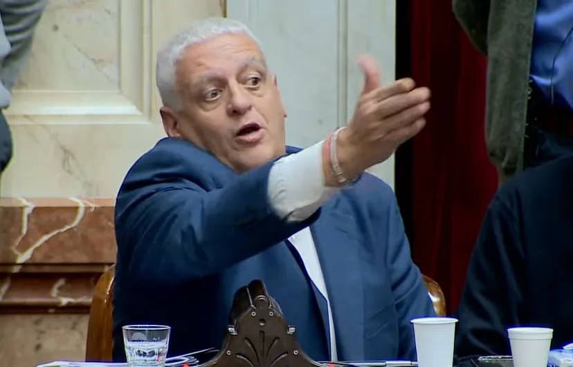 Horacio Pietragalla dijo que le mostraron una imagen de Videla y el bloque libertario acusó un intento de levantar la sesión