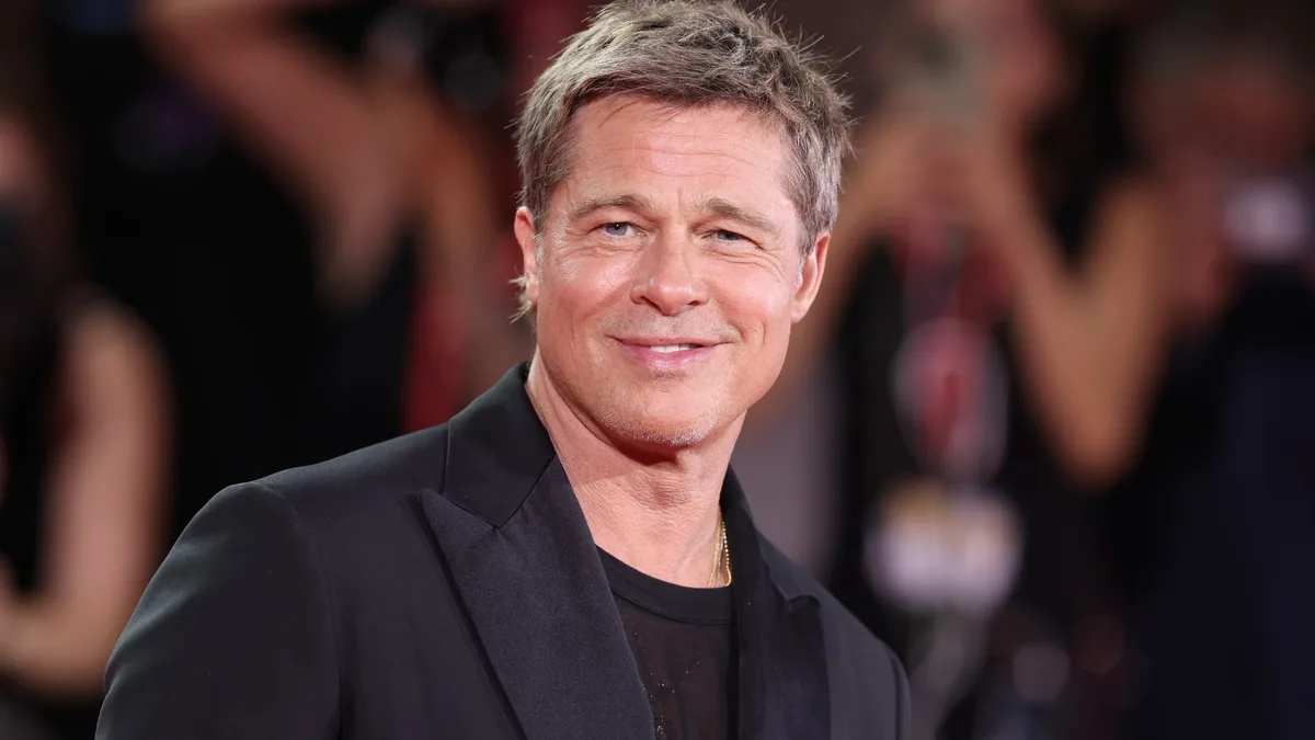 Oscar Winner, 62, Fails to Lay Low in Head-to-Toe Camouflage