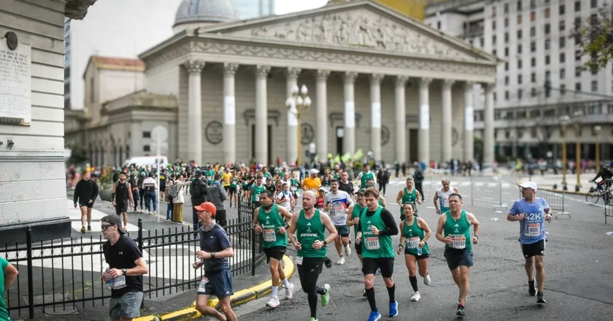 Más de 16 mil corredores de 64 países participarán en la Maratón Internacional de Buenos Aires