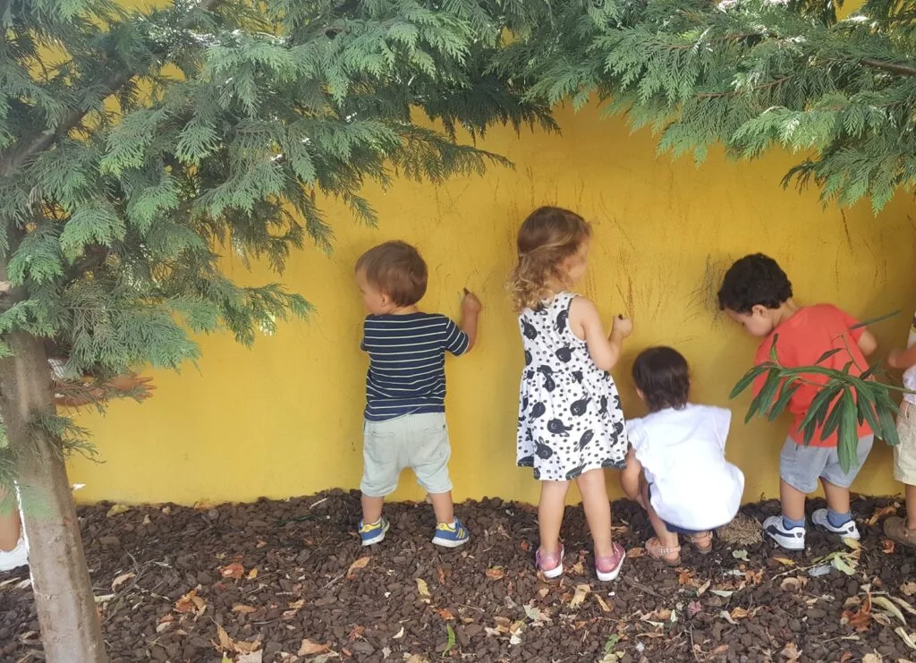 Creche lisboeta ganha batalha do absentismo e mantém semana de quatro dias