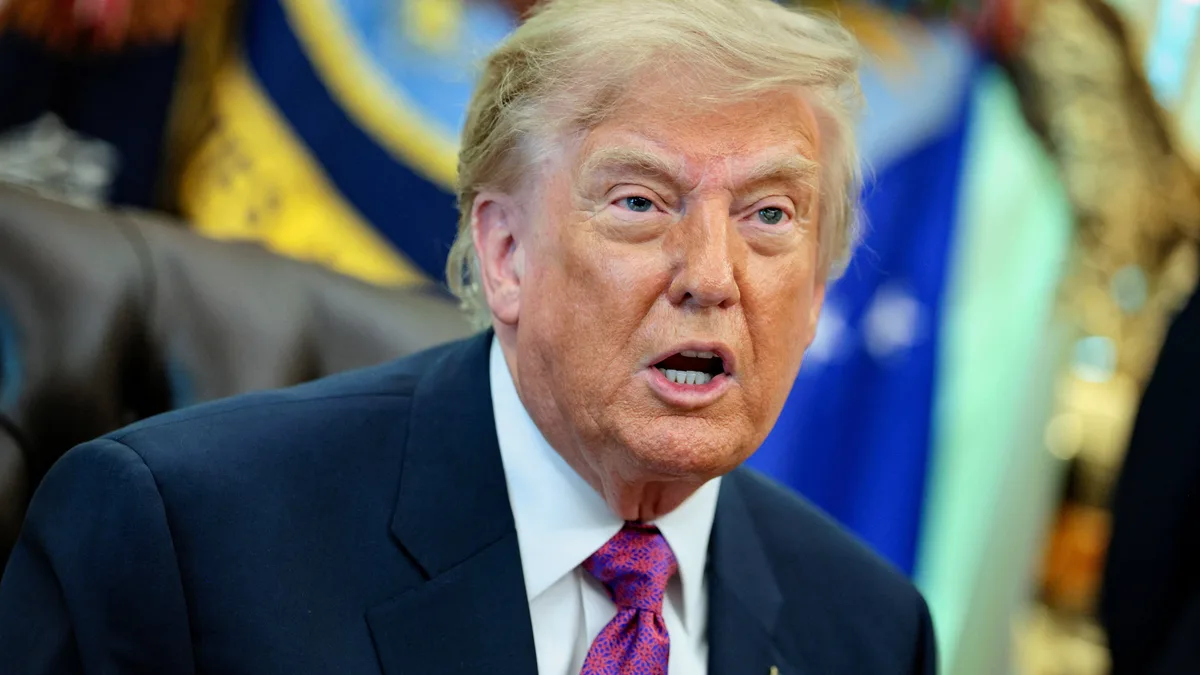 Trump’s Secret Call Stuns White House Goons