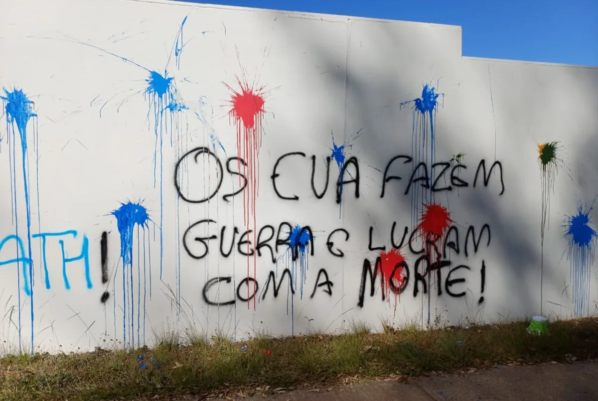 Suspeito de pichar embaixada dos Estados Unidos em Brasília é preso
