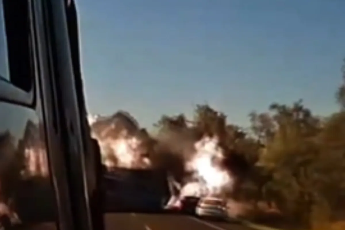 Colisão entre carretas causa explosão e deixa quatro mortos em MS