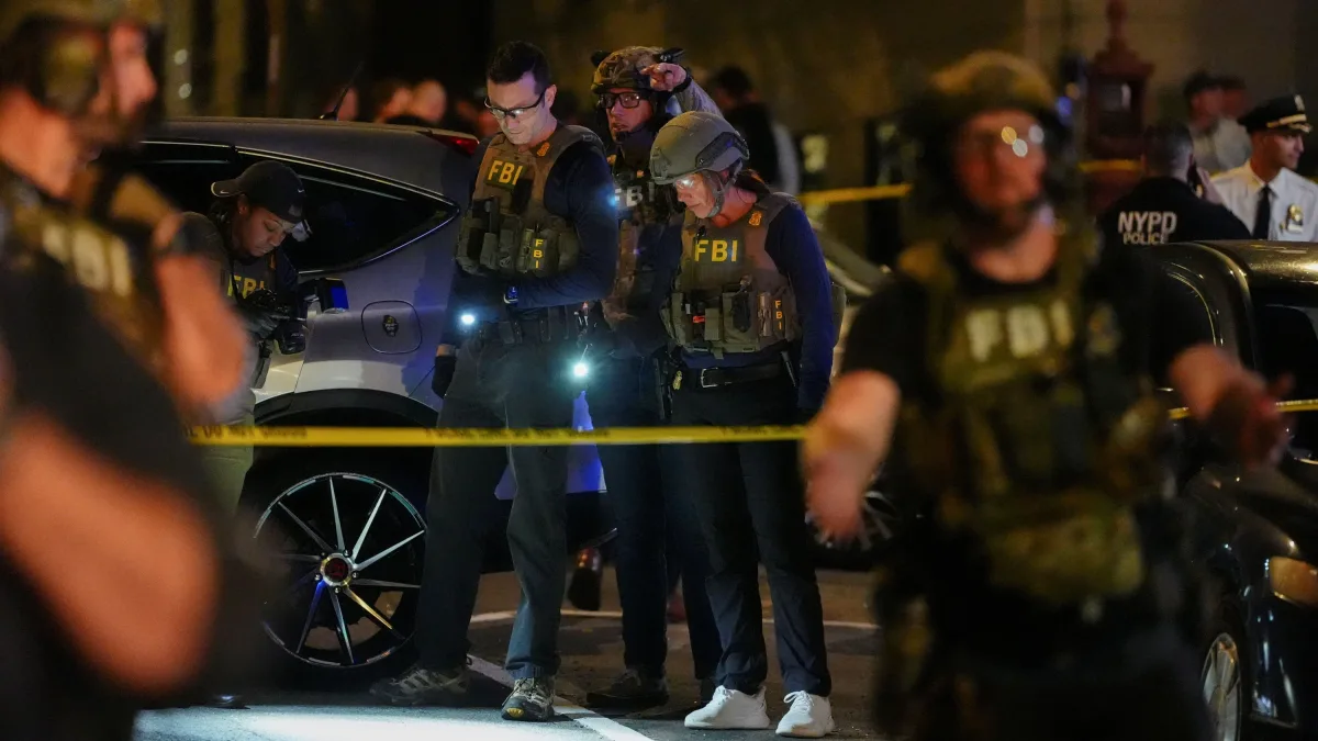 Vorfall in NEW YORK: ICE-Beamter schießt auf Mann – Kind im Auto