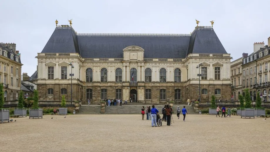 Il avait étranglé sa femme avec une rallonge : le procès d'un féminicide s'ouvre pour trois jours aux assises de Rennes