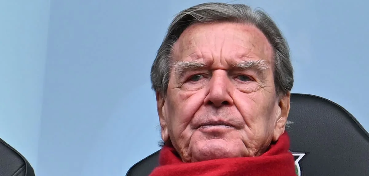 „Endlich vor die Tür setzen“ – CDU-Flügel fordert SPD-Ausschluss von Schröder