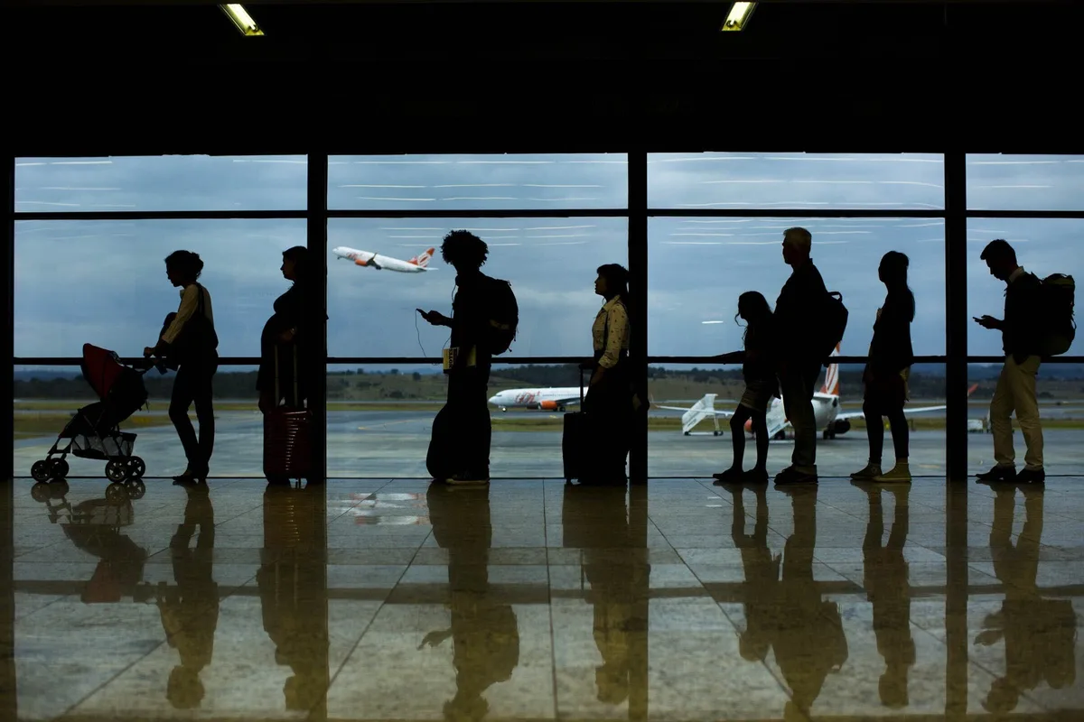 Mau tempo provoca cancelamento e atraso de voos no Aeroporto Internacional BH, em Confins