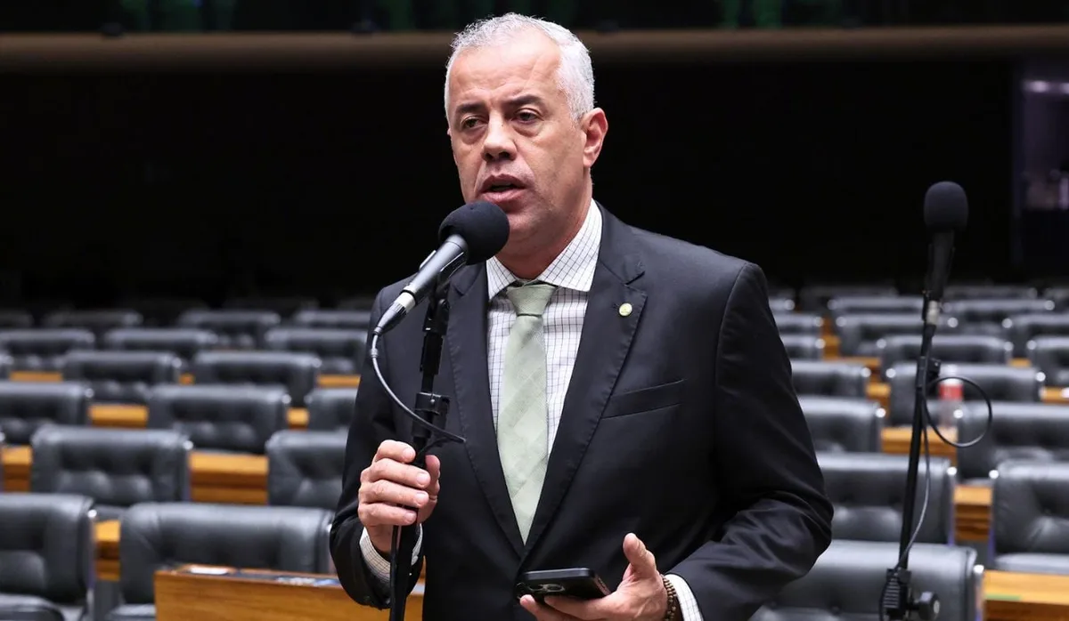 Quem é Evair de Melo, candidato do Republicanos ao Senado pelo Espírito Santo
