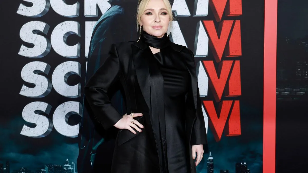 Hayden Panettiere's mom slams Brian Hickerson